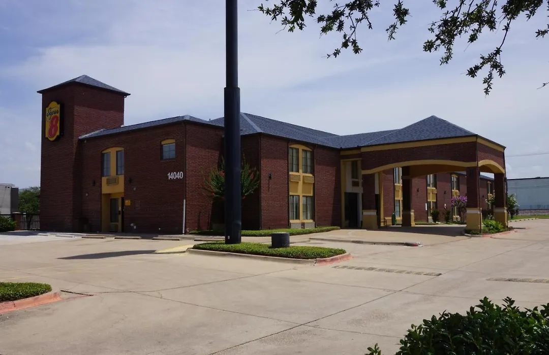 Super 8 By Wyndham Farmers Branch/North Dallas-1