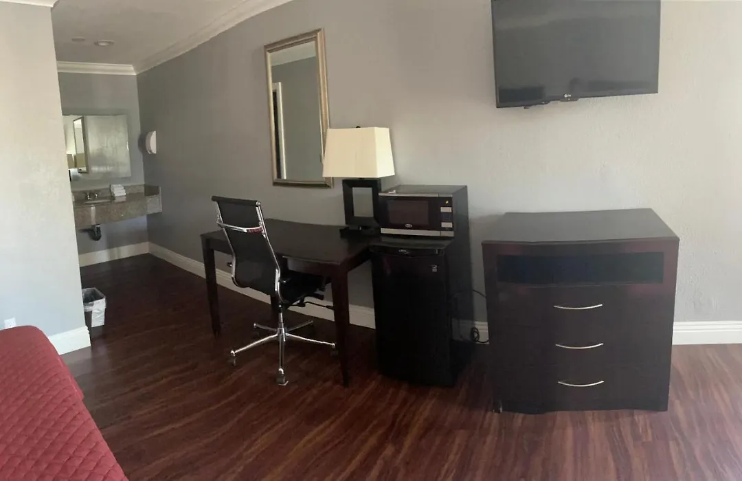 Legacy Inn & Suites-1