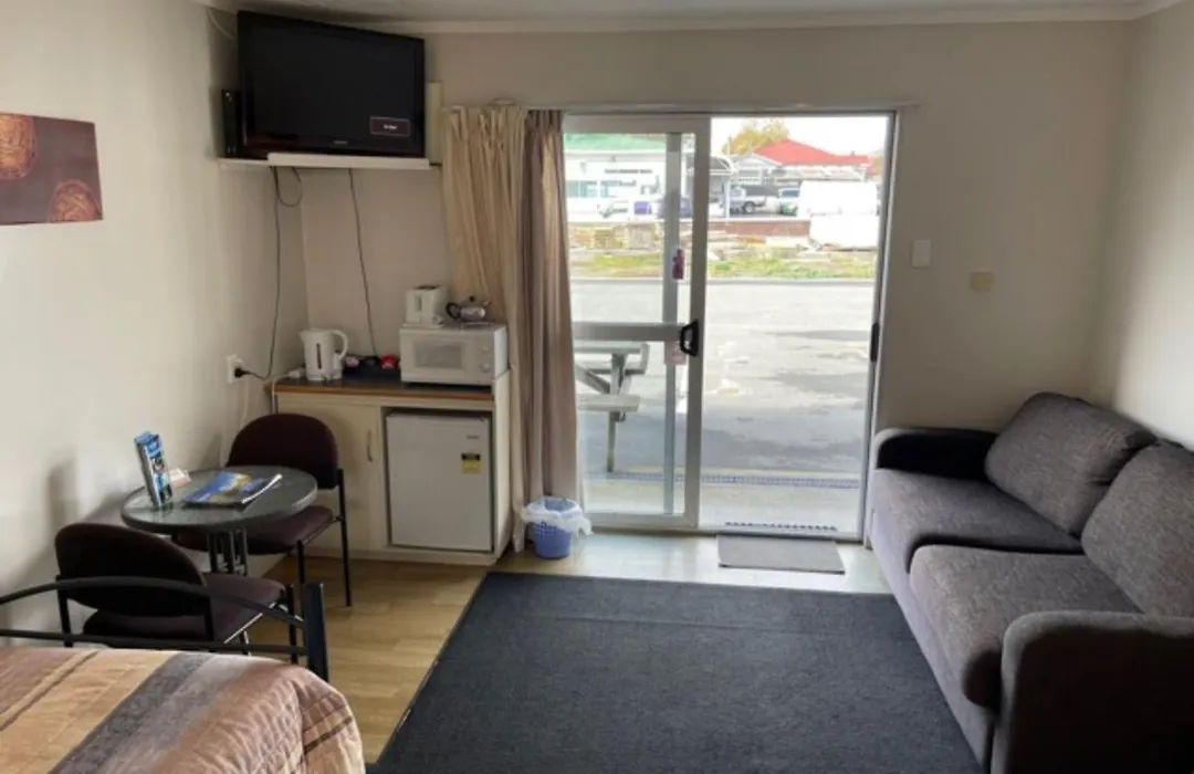 Raymar Motor Inn-1
