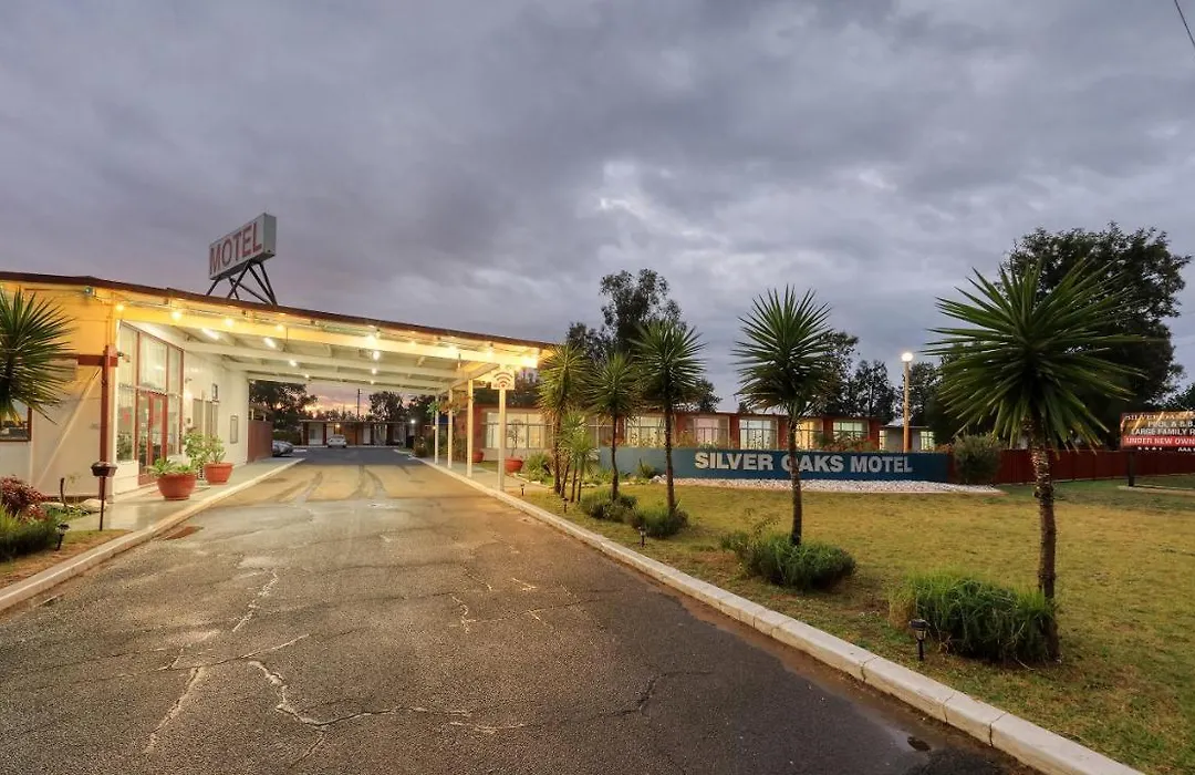 Silver Oaks Motel-1