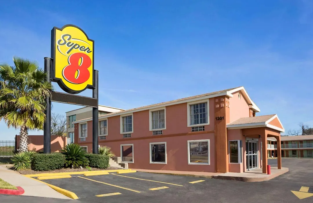 Super 8 By Wyndham Austin Downtown/Capitol Area-1