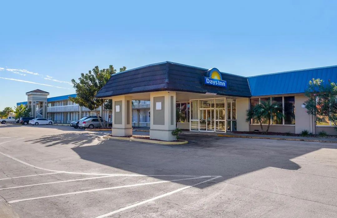Days Inn By Wyndham Titusville Kennedy Space Center-1