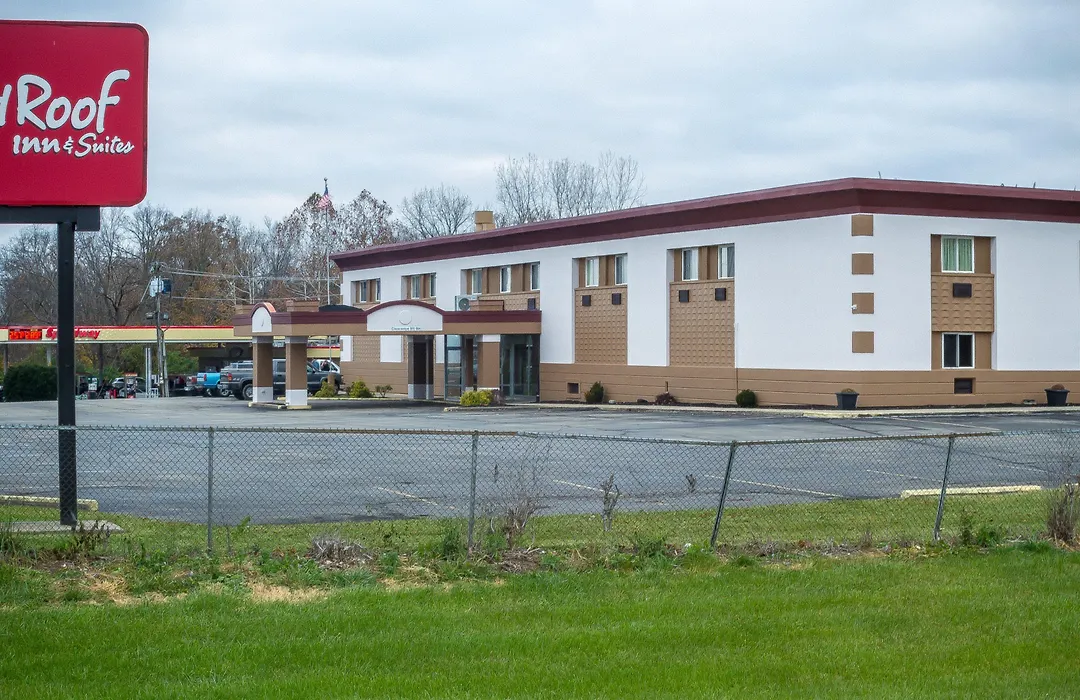 Red Roof Inn & Suites Piqua - I-75-1