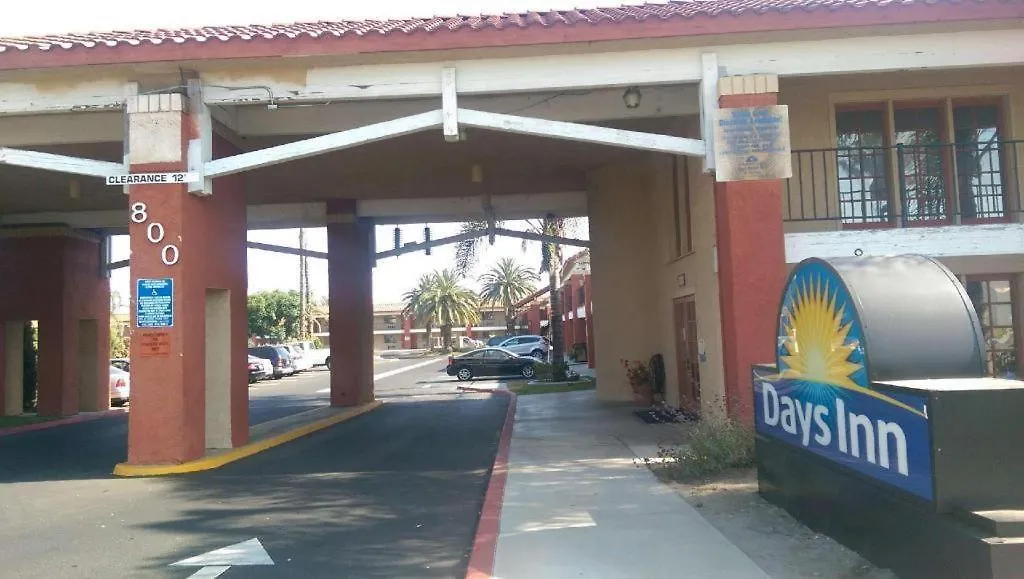 Days Inn-1