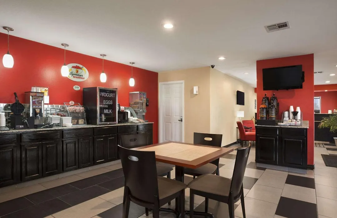 Super 8 By Wyndham Henryetta-1