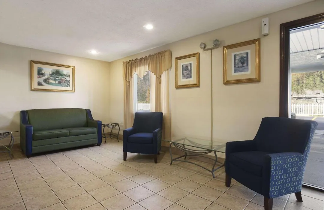 Super 8 By Wyndham Prestonsburg-1