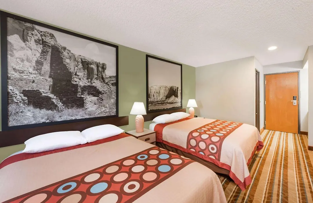 Super 8 By Wyndham Socorro-1