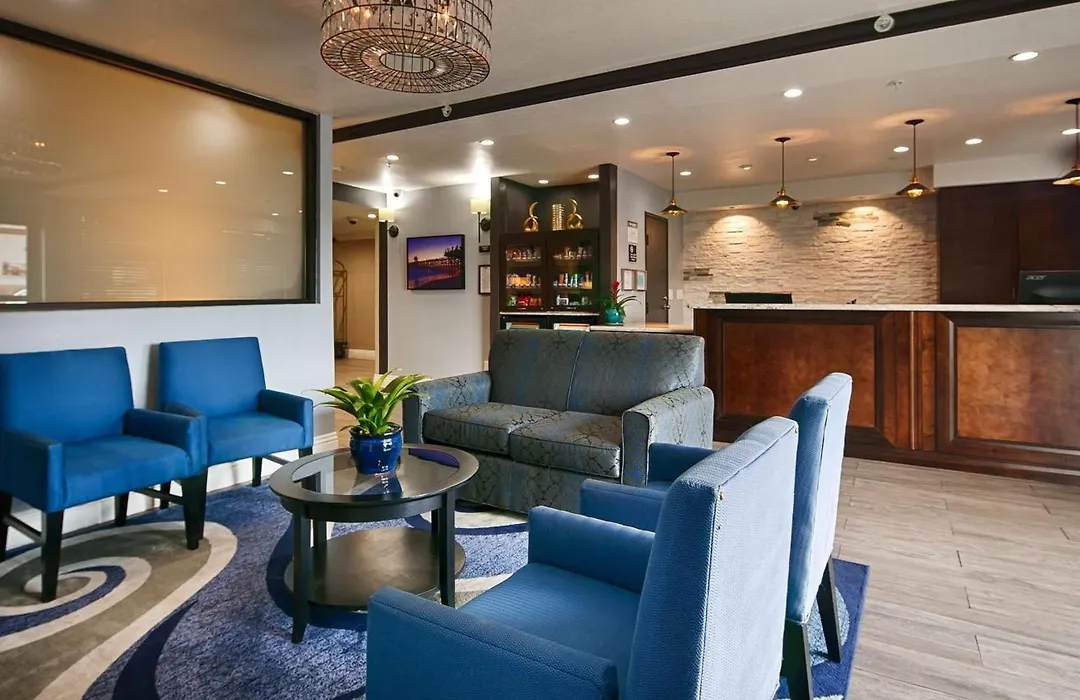 Best Western Plus Diamond Valley Inn-1