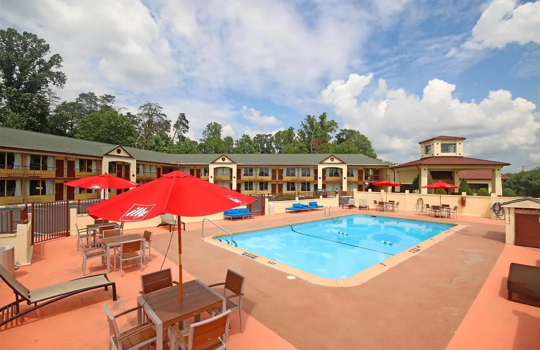 Americas Best Value Inn Pilot Mountain-1