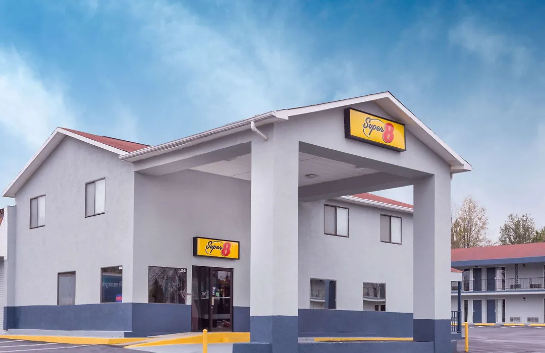 Super 8 By Wyndham Locust Grove-1