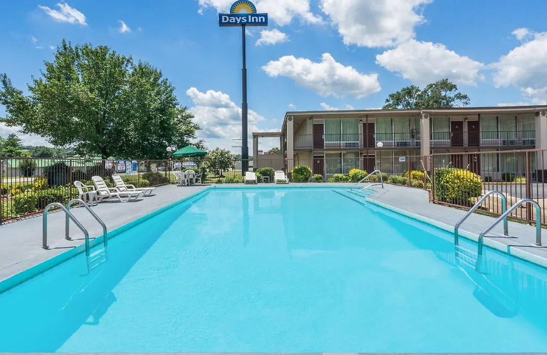 Days Inn By Wyndham Hurricane Mills-1