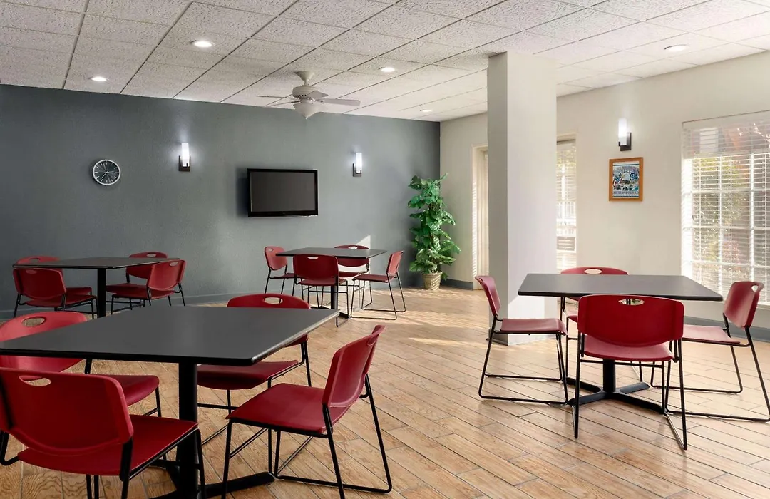 Days Inn By Wyndham Lawton-1