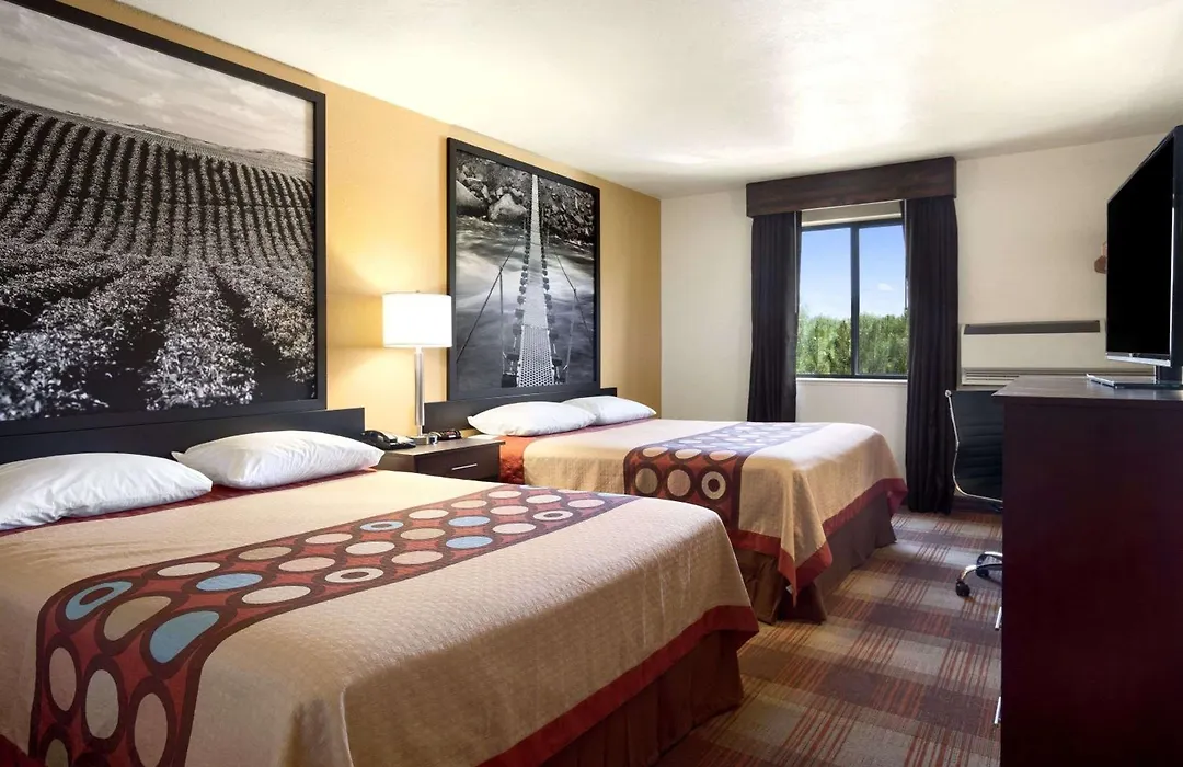 Super 8 By Wyndham Idaho Falls-1