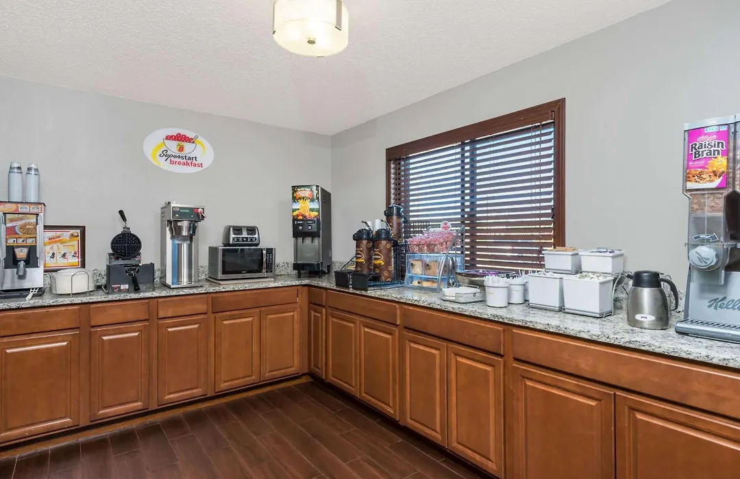 Super 8 By Wyndham West Plains-1