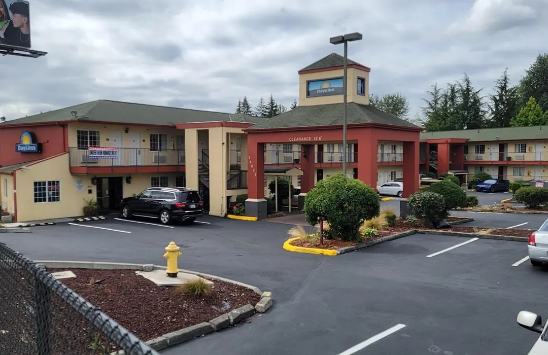 Days Inn By Wyndham Federal Way-1