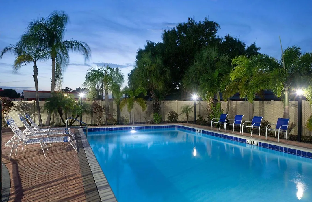 Super 8 By Wyndham Bradenton Sarasota Area-1