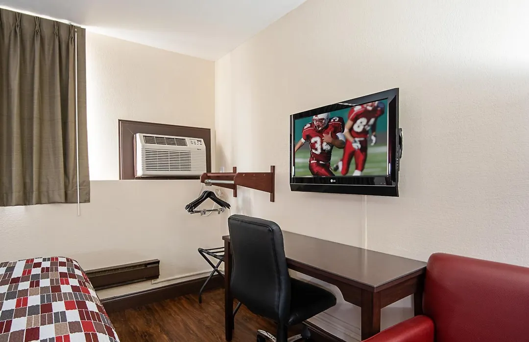 Red Roof Inn Cameron-1