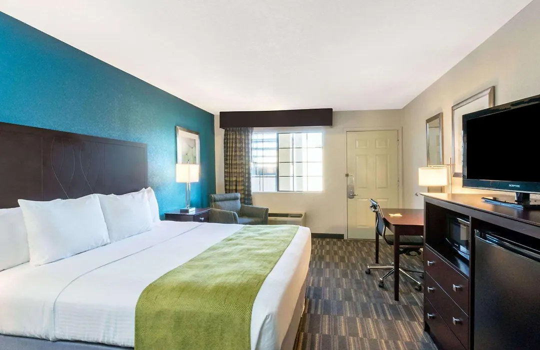 Days Inn By Wyndham Snyder-1