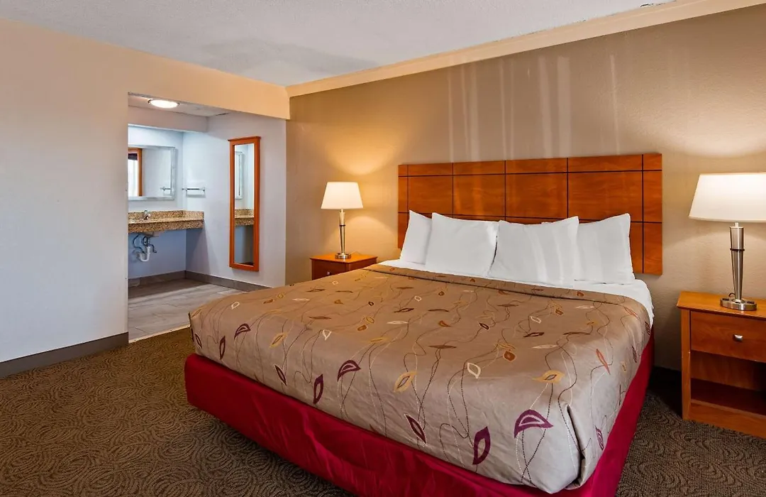 Best Western Thunderbird Motel-1