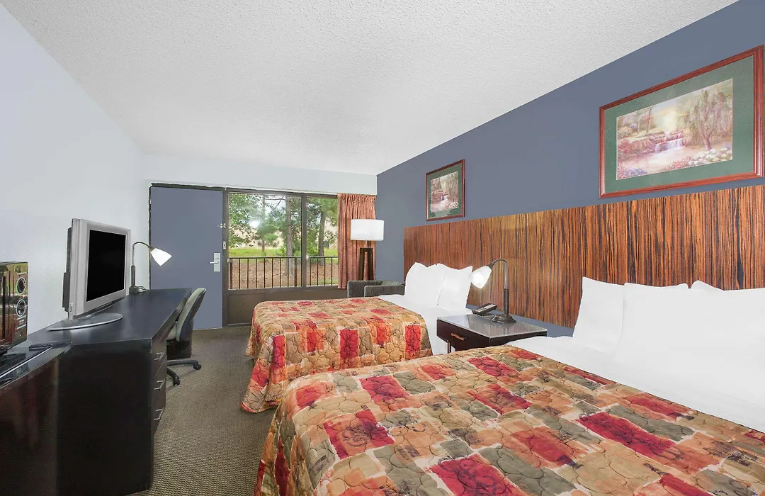 Days Inn By Wyndham Benton-1