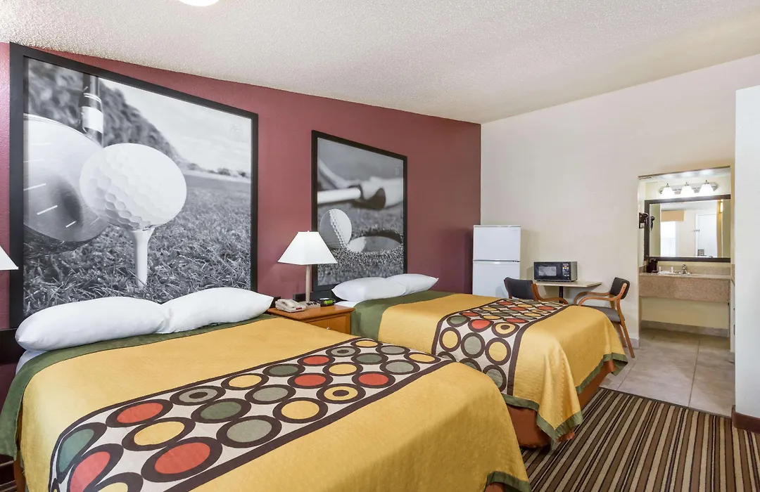 Super 8 By Wyndham Aberdeen Southern Pines-1