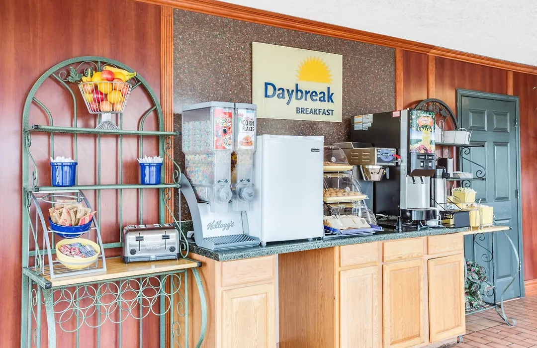 Days Inn By Wyndham Newport-1