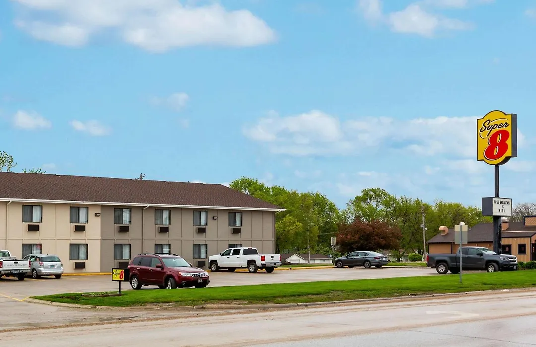 Super 8 By Wyndham Storm Lake-1