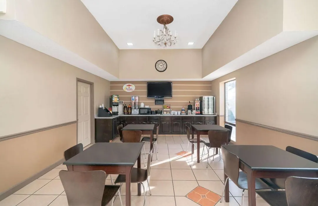 Super 8 By Wyndham North Little Rock/Mccain-1