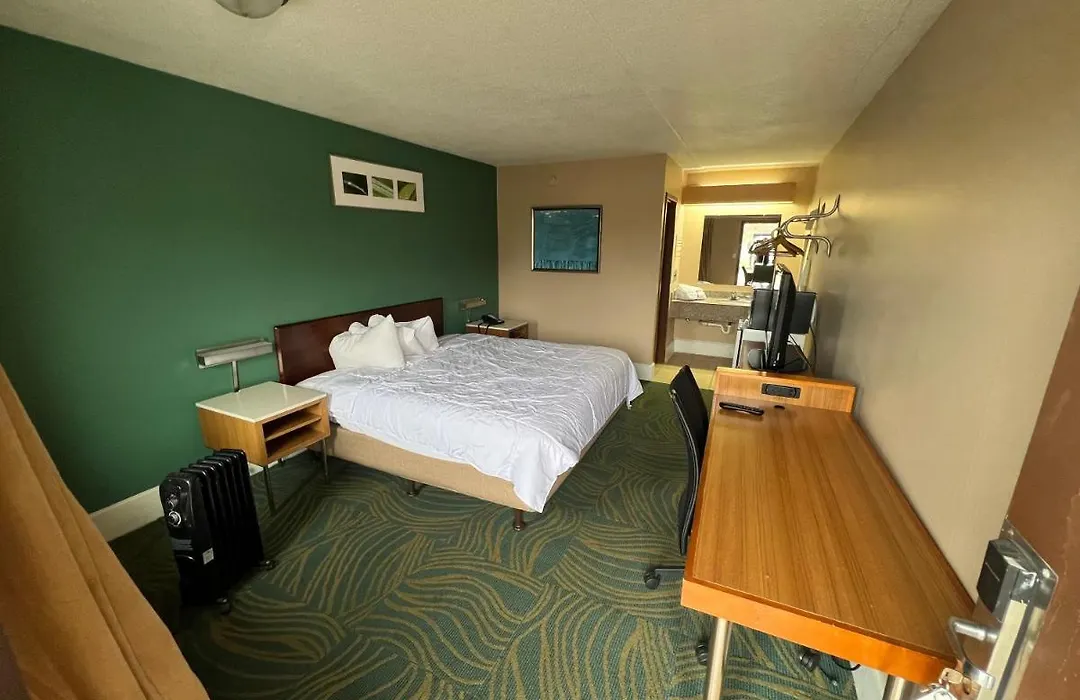 Hilltop Inn Pittsburgh-1