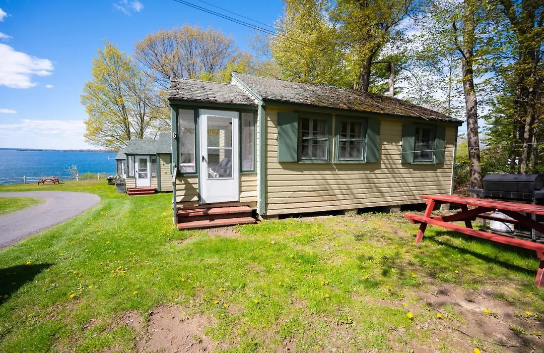 Fair Wind Motel And Cottages-1