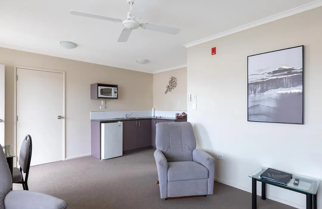 Bk'S Chardonnay Motor Lodge-1