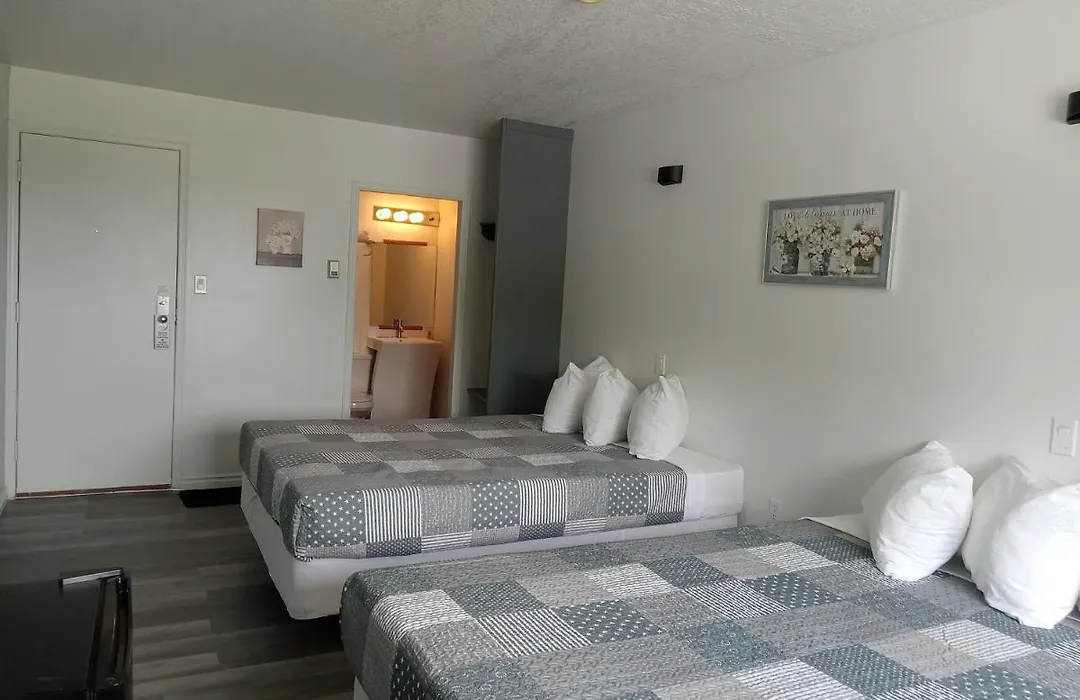 Cardston Inn-1
