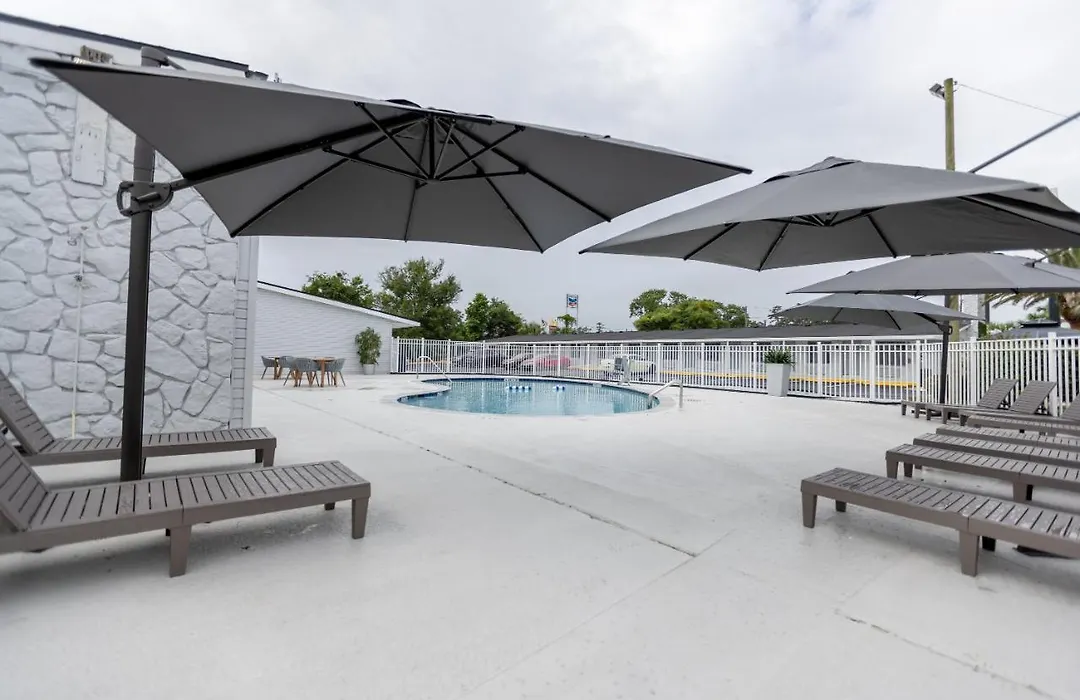 Golden Isles Inn & Suites-1