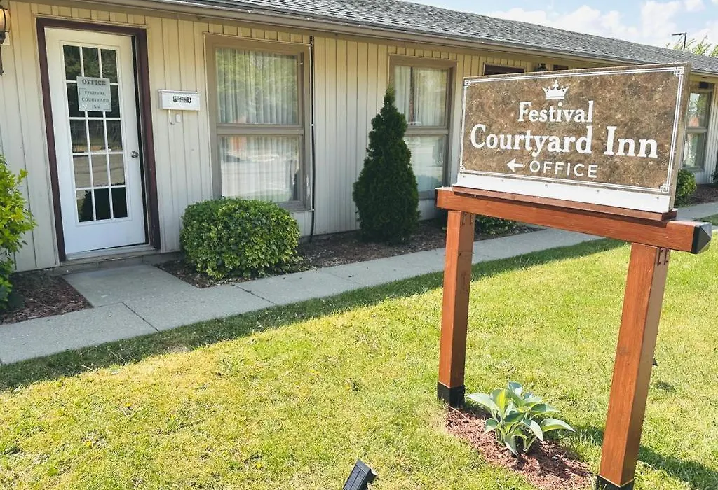 Festival Courtyard Inn-1