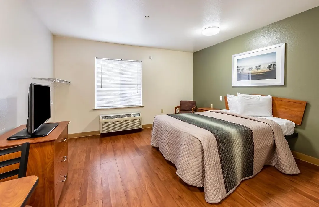 Hometowne Studios By Red Roof Columbus-1