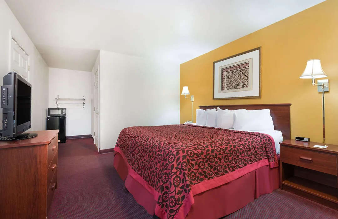 Days Inn By Wyndham Andover-1