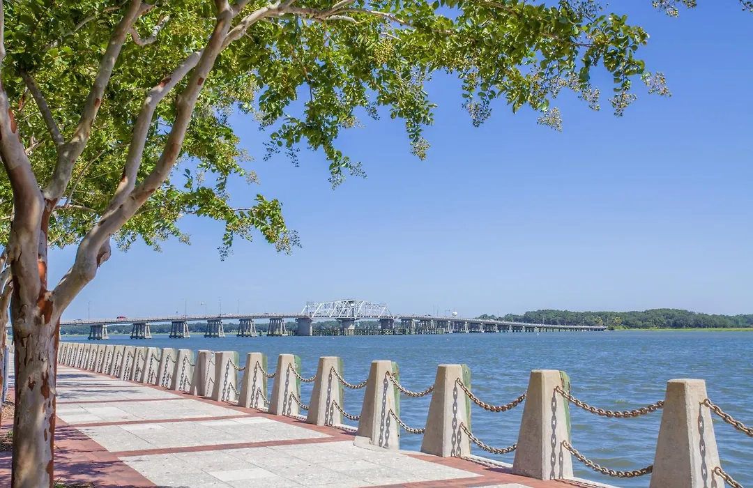 Super 8 By Wyndham Port Royal/Beaufort-1
