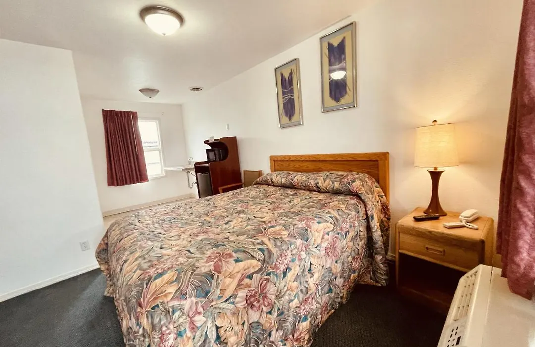 Autzen Inn-1