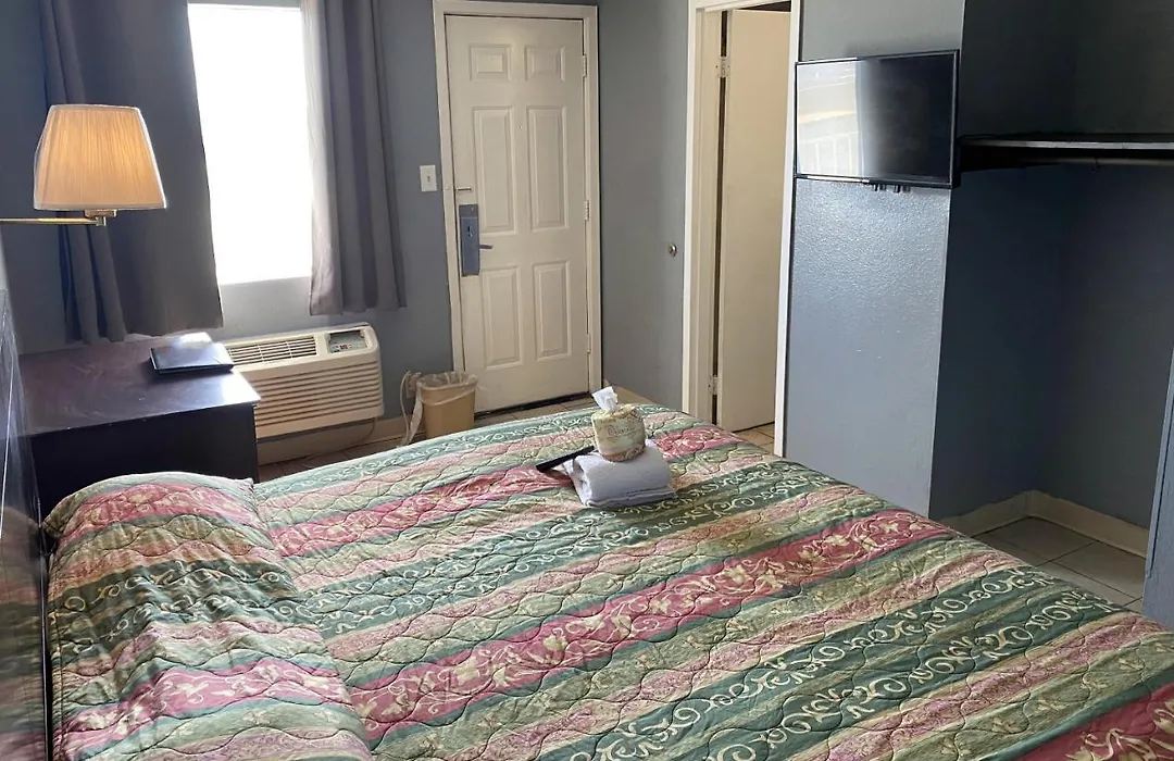 Travel Inn San Antonio-1