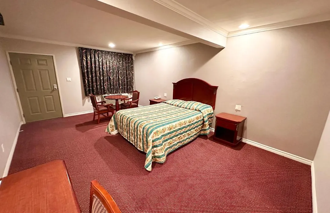 Tropic West Motel-1