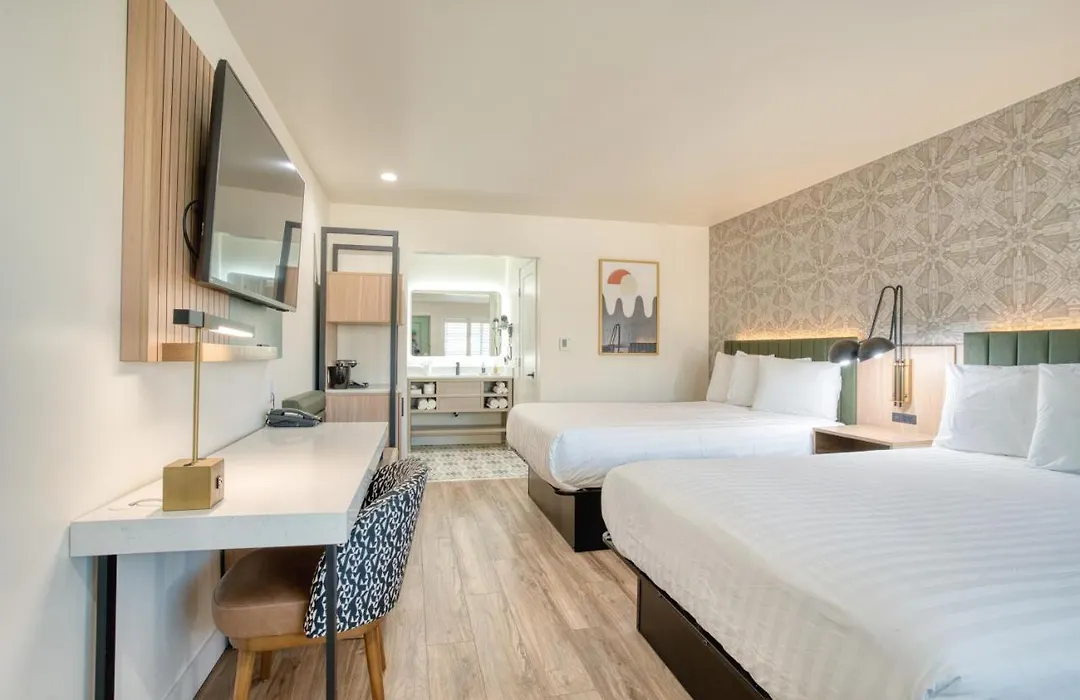 La Casa Inn-1