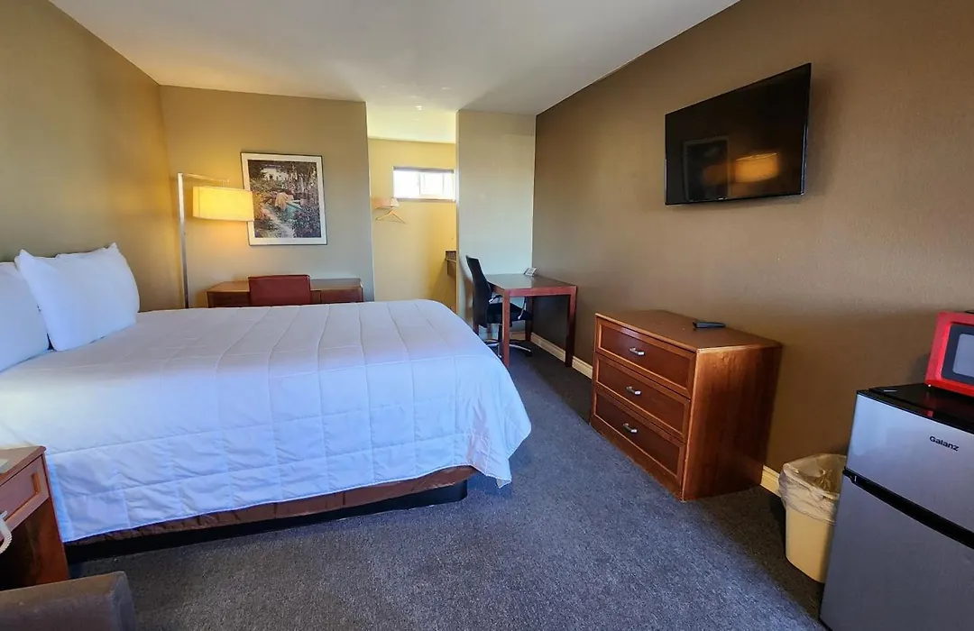 Welcome Everett Inn-1