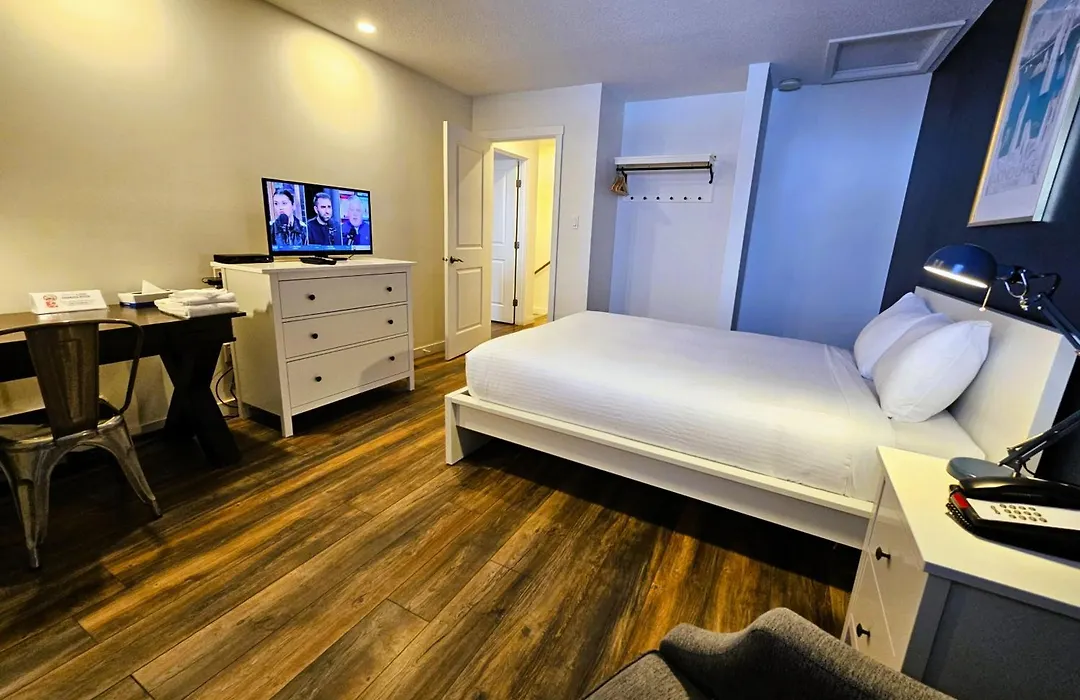 Cloud 9 Inn-1