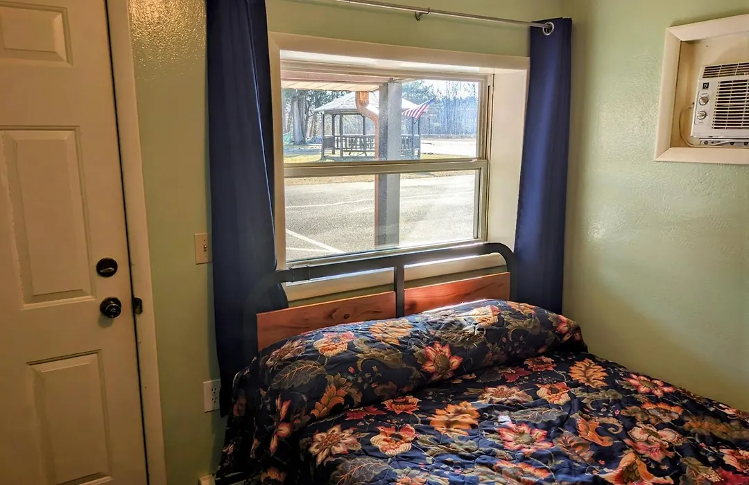 Tour Inn Motel-1