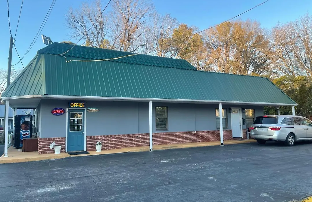 Budget Inn Express-1