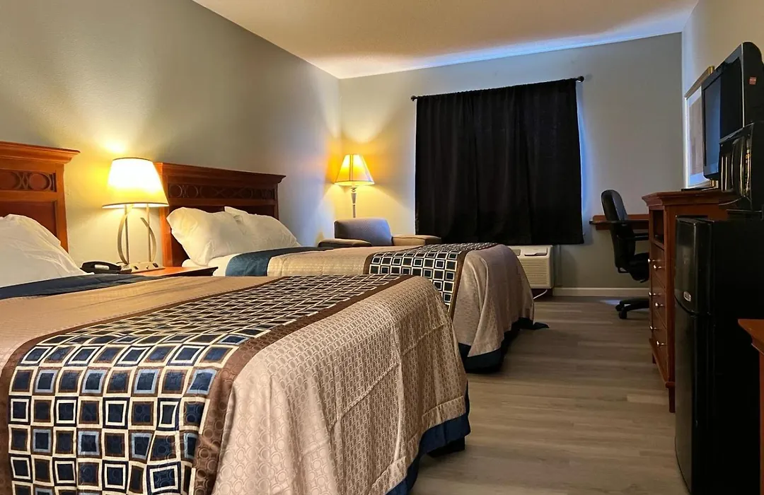 Royal Inn Suites-1