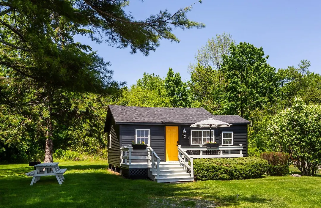 Seascape Motel & Cottages-1