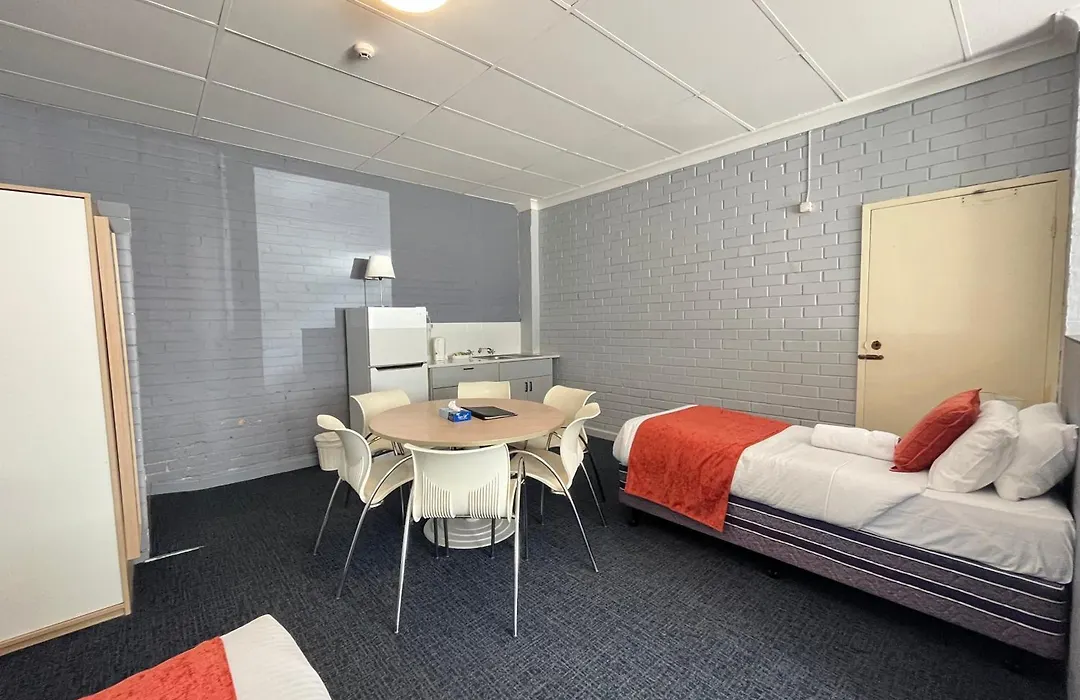Princes Lodge Motel-1