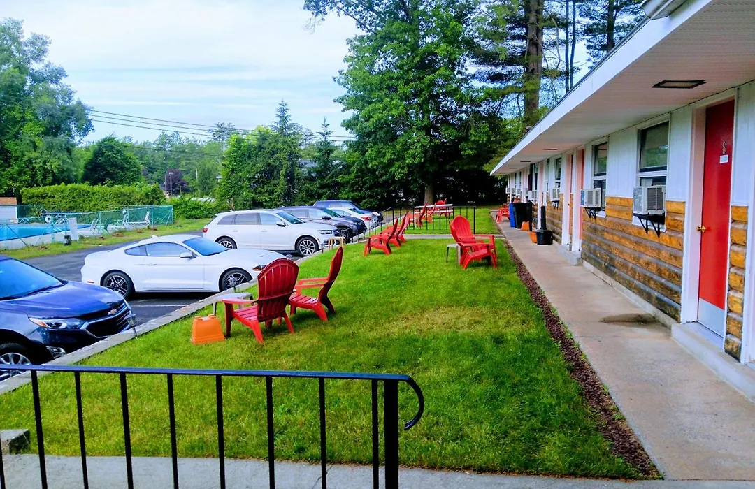 Robin Hood Motel-1