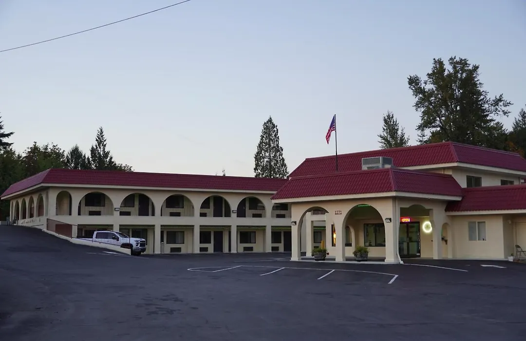 Timberland Inn & Suites-1